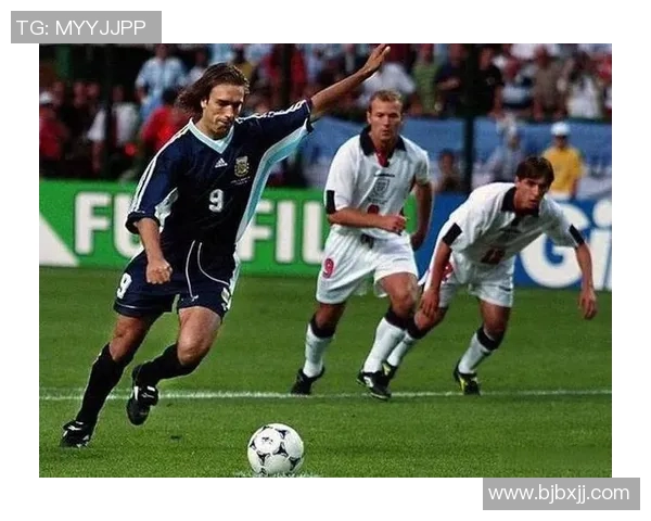 一起追过的足球明星们:回顾那些陪伴我们成长的绿茵英雄与传奇人物 一起追过的足球明星们:回顾那些陪伴我们成长的绿茵英雄与传奇人物